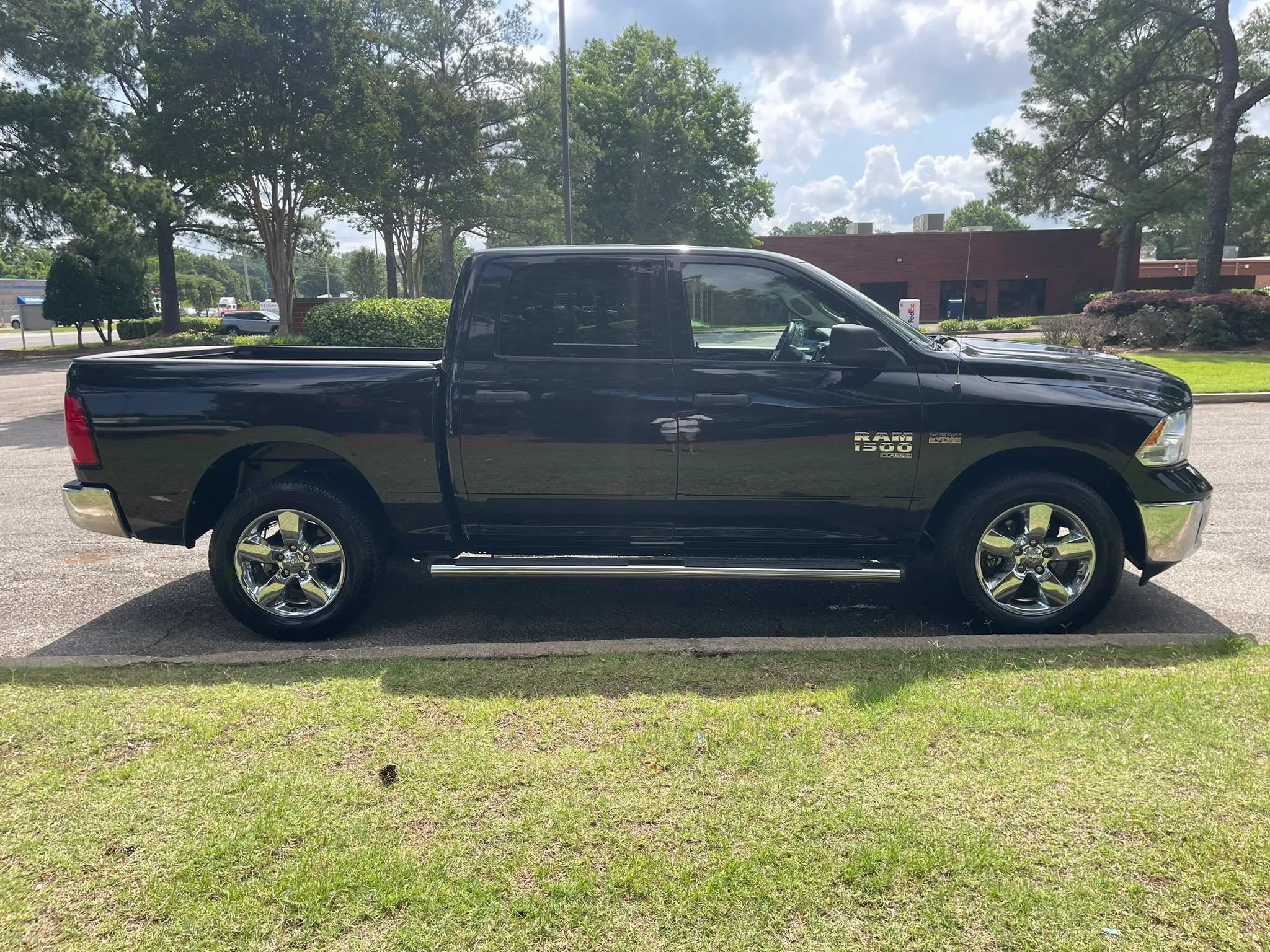 Used 2019 RAM 1500 Tradesman w/ Tradesman SXT Package AWD/4WD image 6
