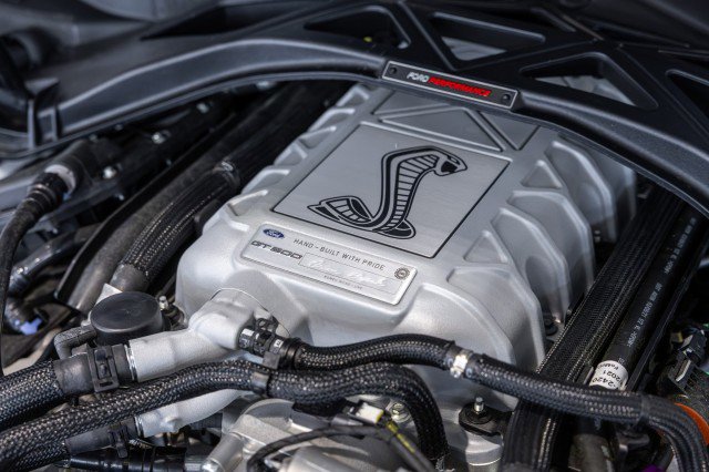 Used 2021 Ford Mustang Shelby GT500 w/ Carbon Fiber Track Pack RWD image 31