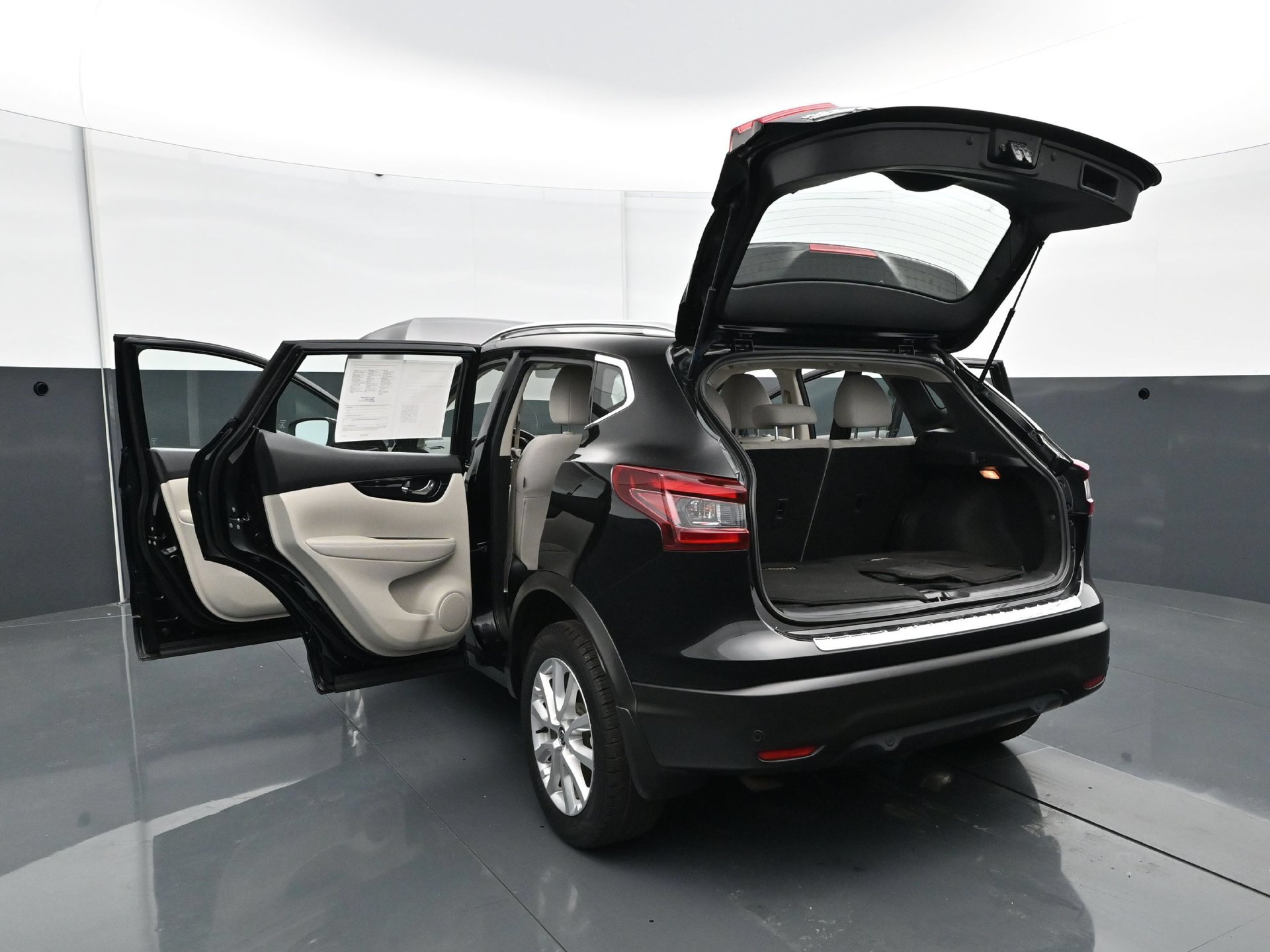 Used 2020 Nissan Rogue Sport SV AWD/4WD image 33