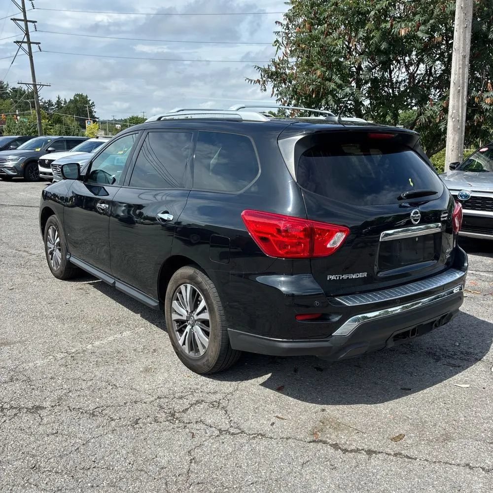 Used 2017 Nissan Pathfinder SL w/ SL Premium Package AWD/4WD image 5