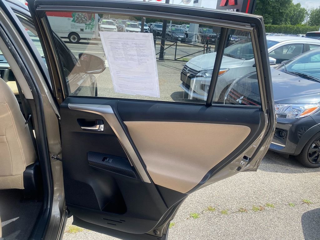 Used 2015 Toyota RAV4 XLE image 31