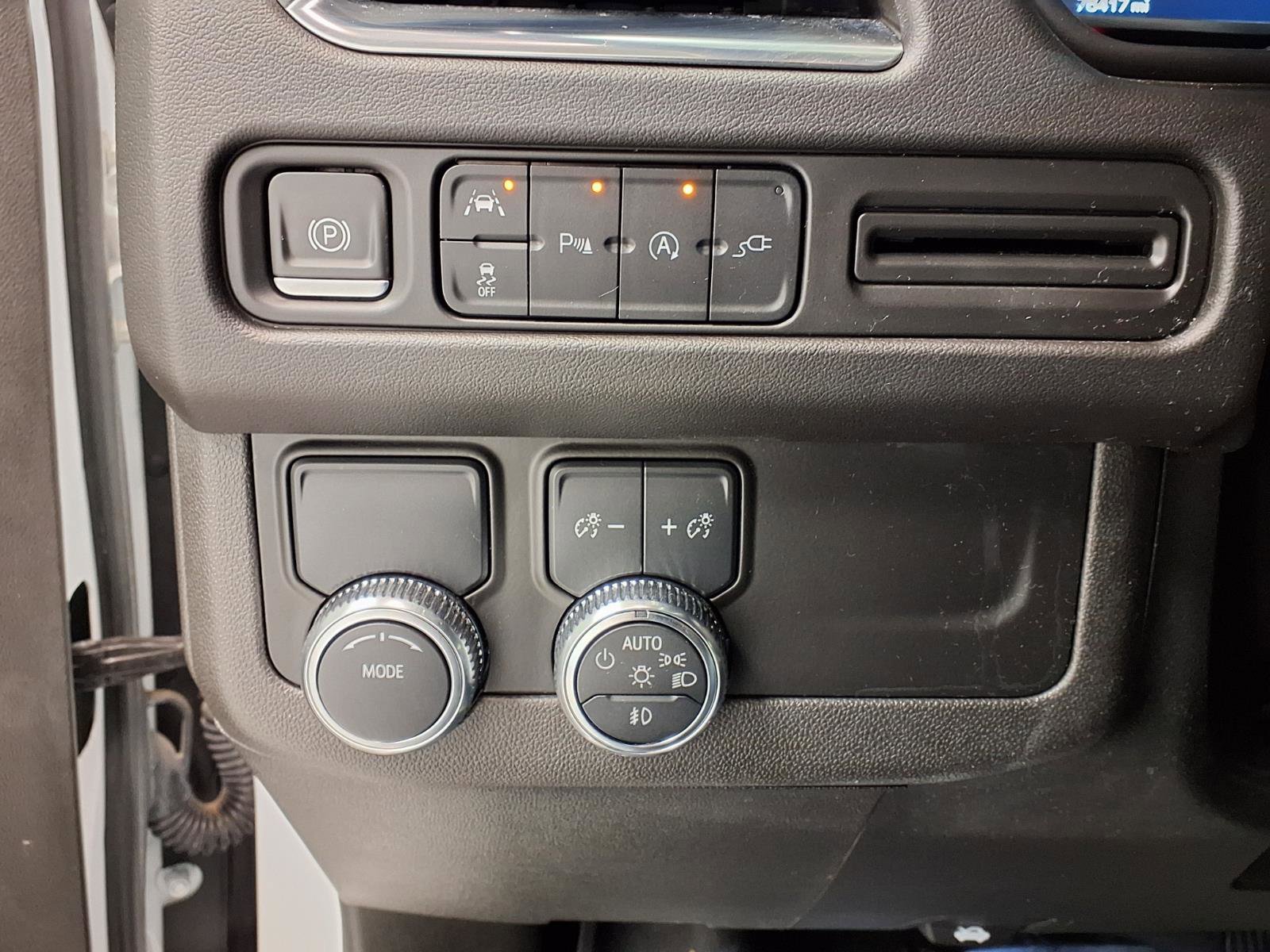 Used 2022 GMC Yukon SLT image 23