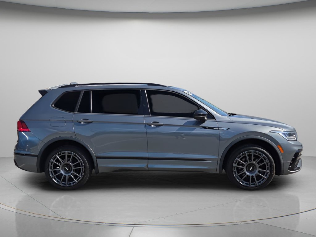 Used 2022 Volkswagen Tiguan SE R-Line FWD image 9