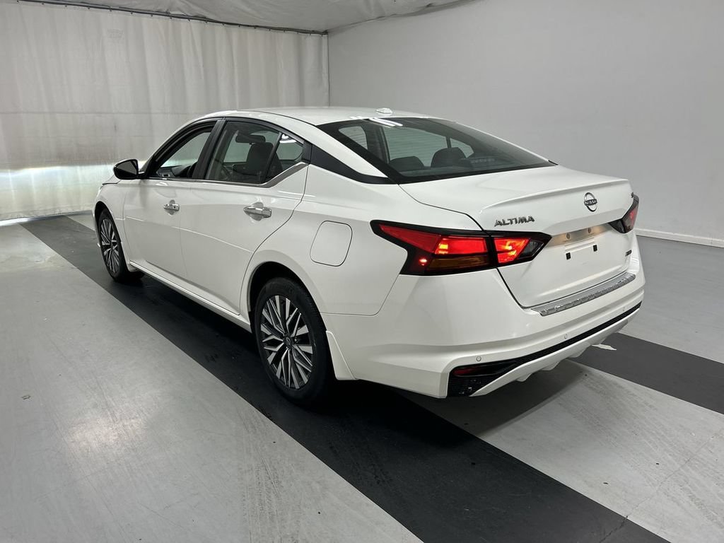 Used 2023 Nissan Altima 2.5 SV AWD/4WD image 7