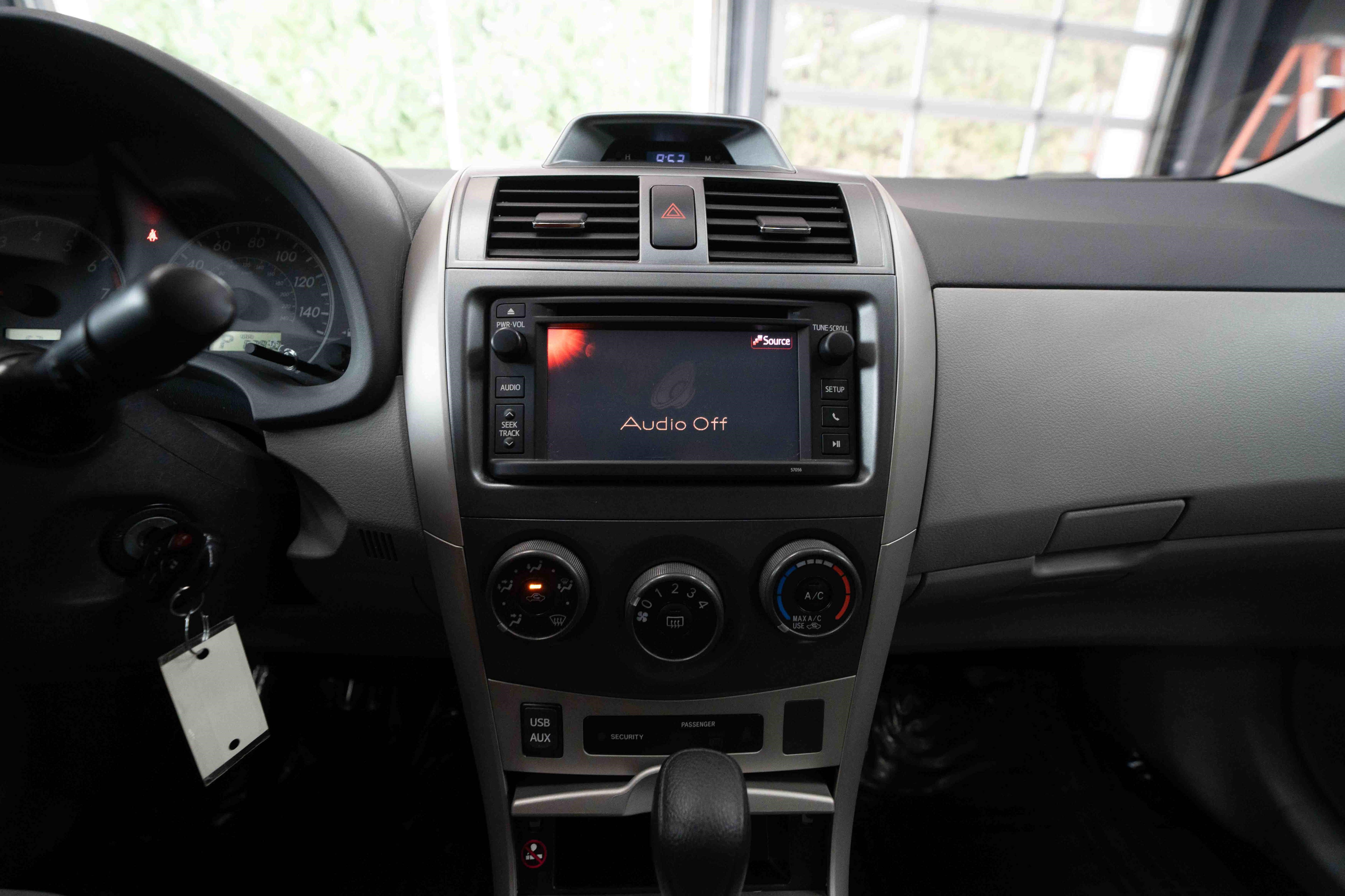 Used 2013 Toyota Corolla LE FWD image 17