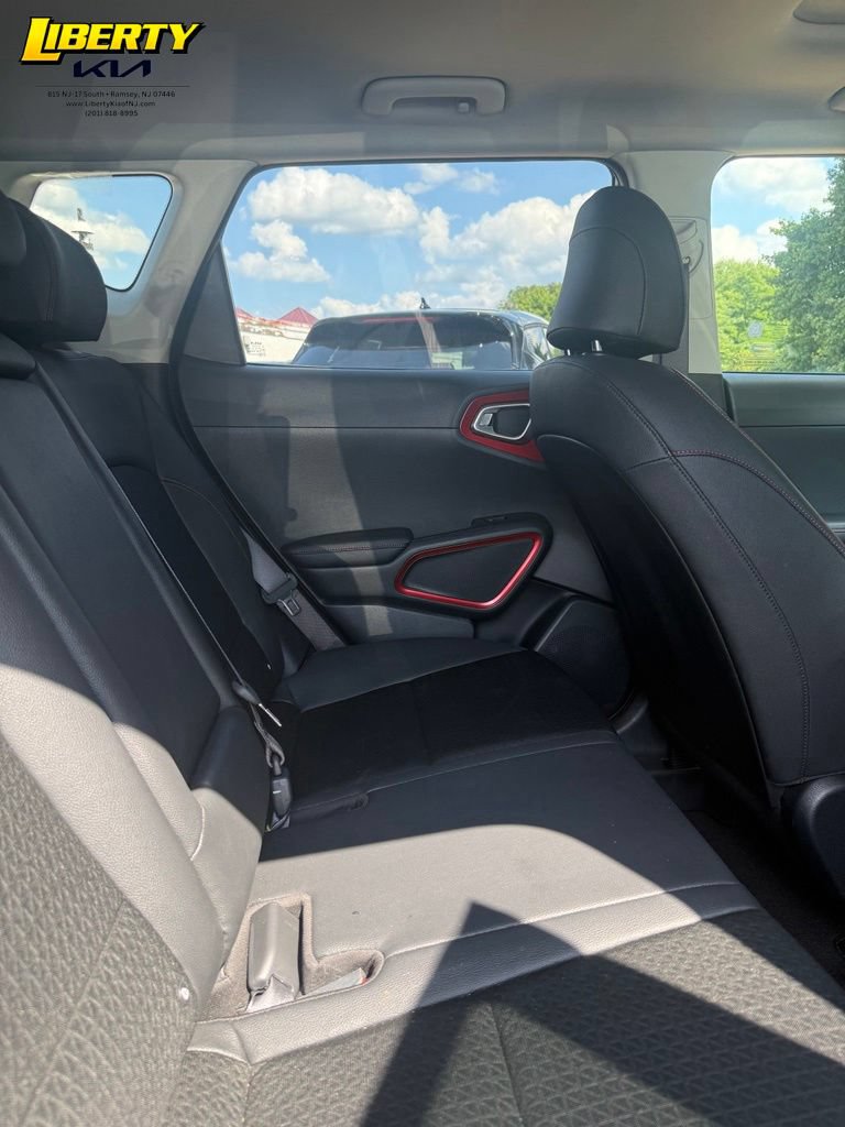 Used 2025 Kia Soul GT-Line w/ GT-Line Technology Package FWD image 10