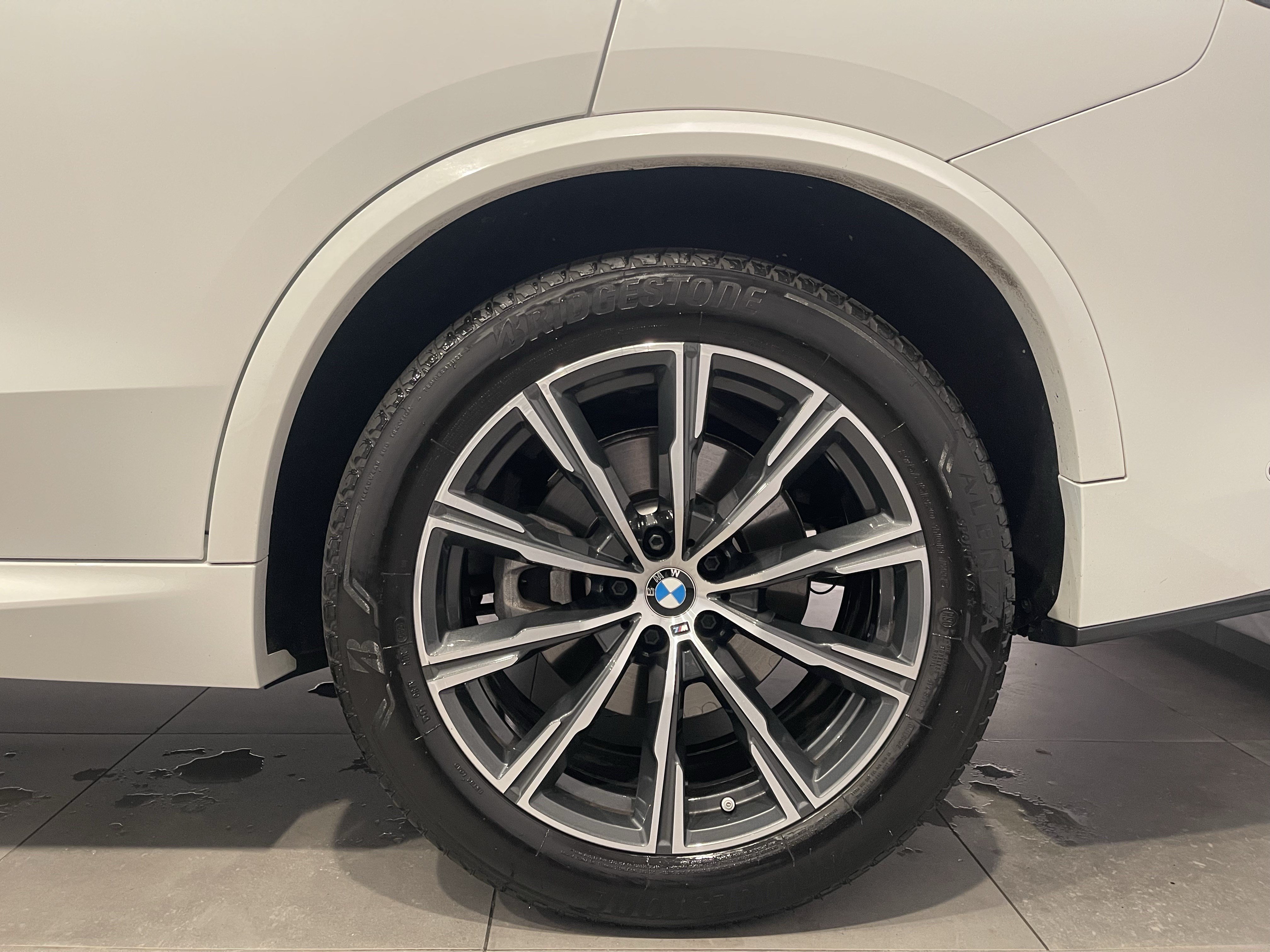 Certified 2024 BMW X5 xDrive40i w/ M Sport Package AWD/4WD image 8