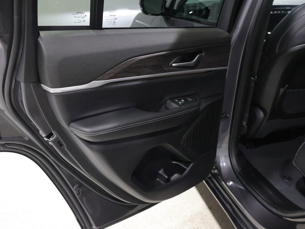 Certified 2025 Jeep Grand Cherokee Limited image 19