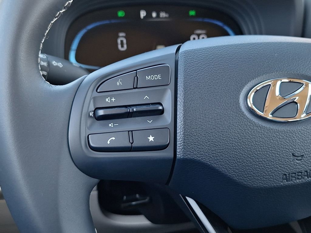 New 2025 Hyundai Venue Limited image 16
