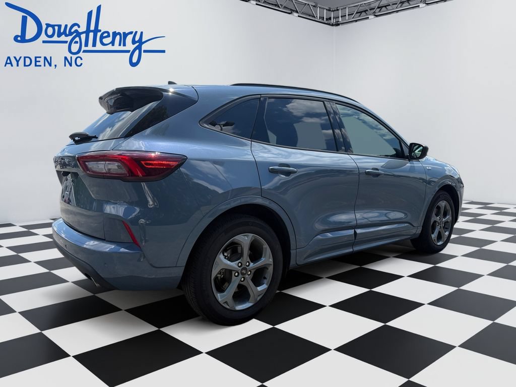 Used 2024 Ford Escape ST-Line w/ Tech Pack #1 FWD image 5