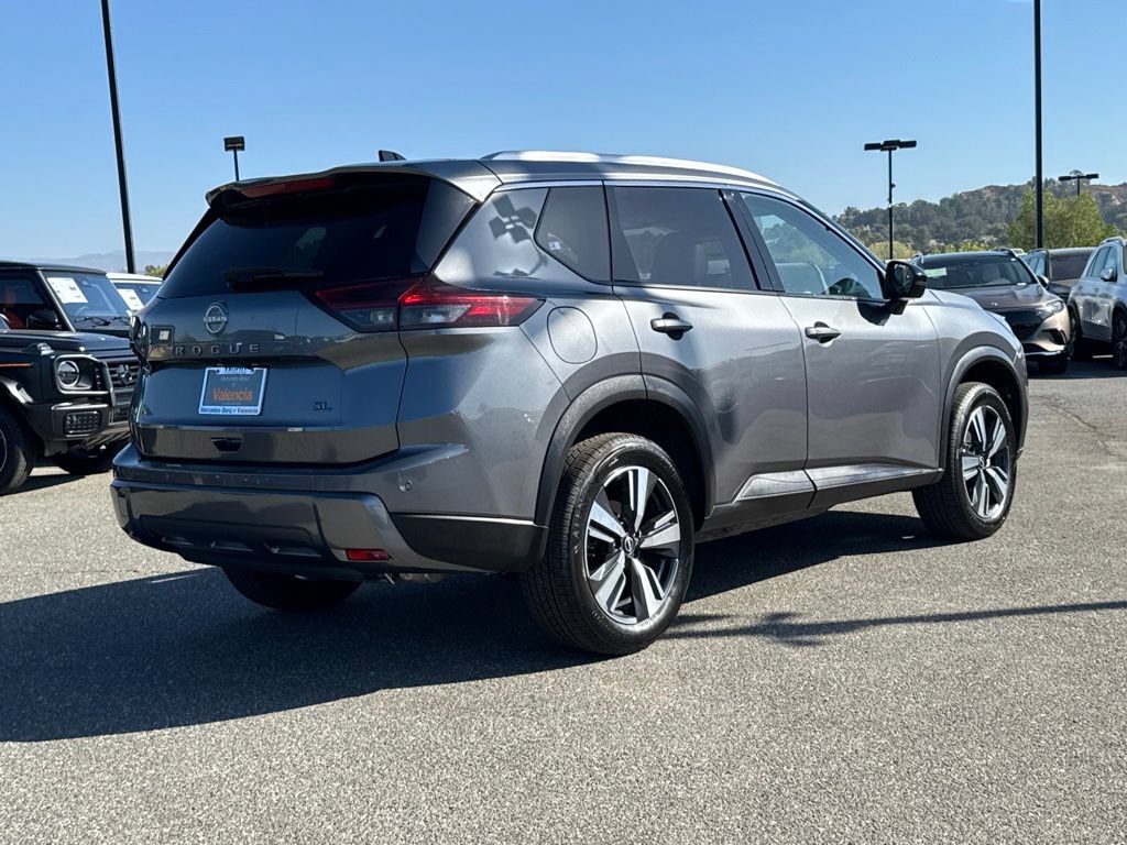 Used 2026 Nissan Rogue SL FWD image 7