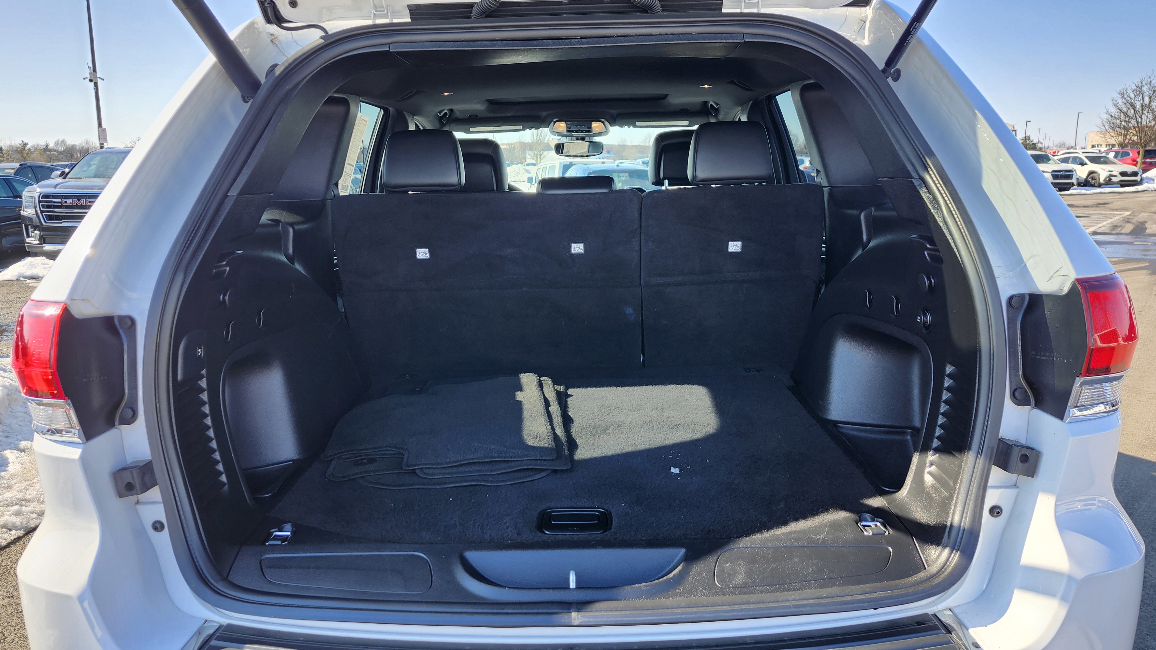 Used 2022 Jeep Grand Cherokee Limited image 25