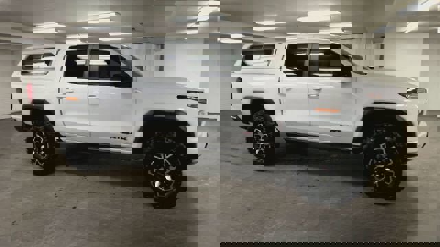 Certified 2024 GMC Canyon AT4X image 2