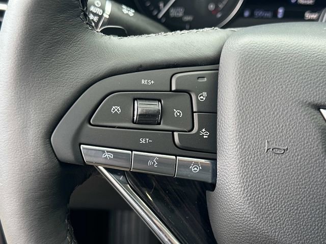 Used 2025 Cadillac XT6 Premium Luxury w/ Technology Package image 7