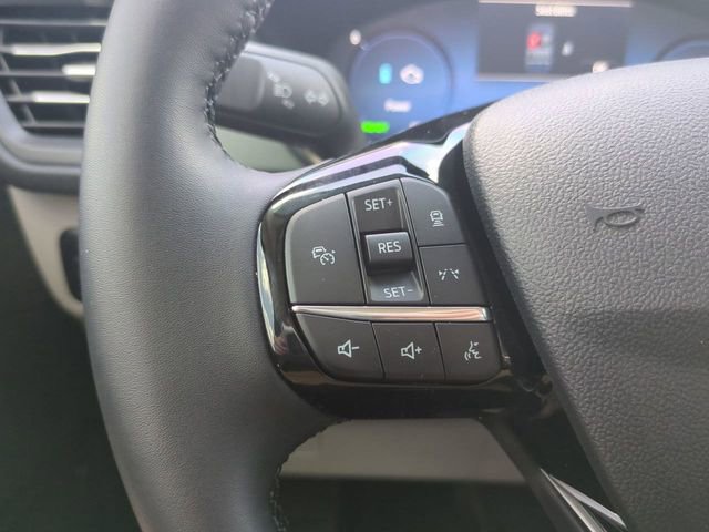Certified 2025 Ford Escape Platinum w/ Premium Technology Package FWD image 26