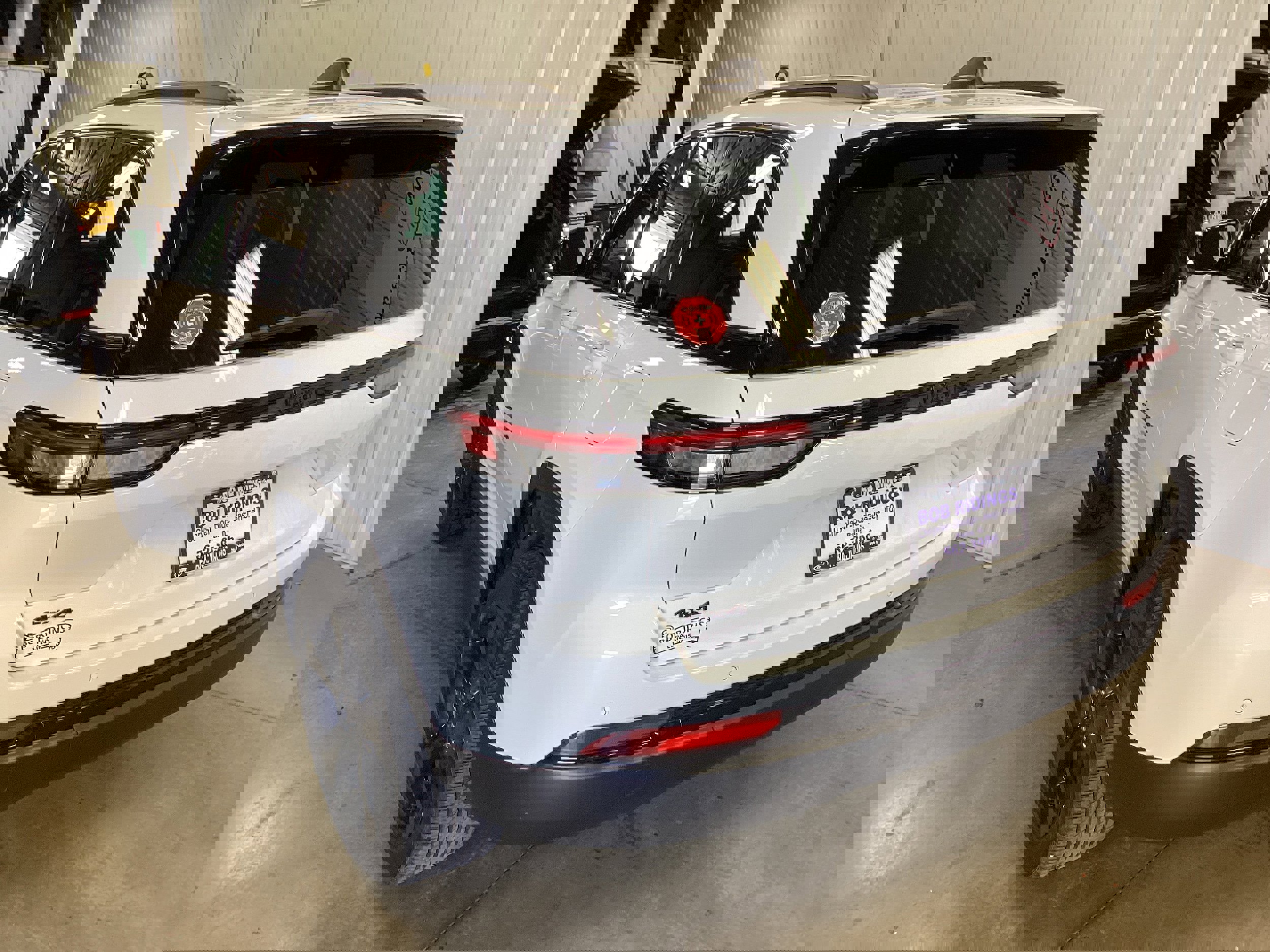 Used 2024 Jeep Grand Cherokee Altitude image 3