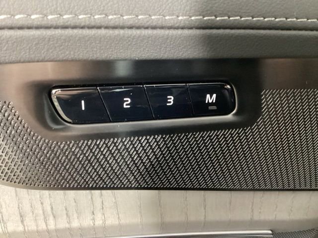 New 2026 Volvo XC90 B6 Ultra w/ Protection Package image 17