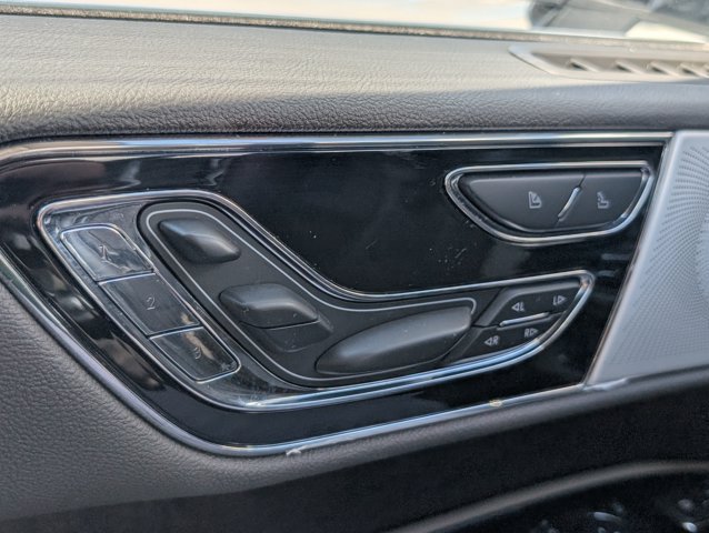 Used 2023 Lincoln Navigator Reserve RWD image 16