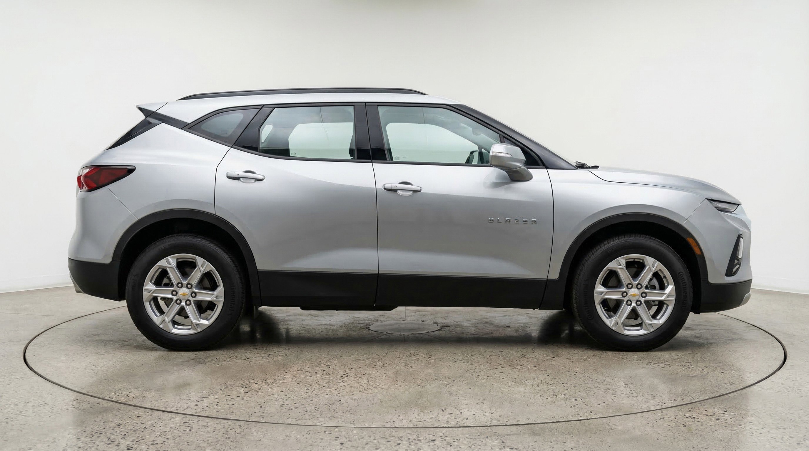 Used 2025 Chevrolet Blazer LT FWD image 11