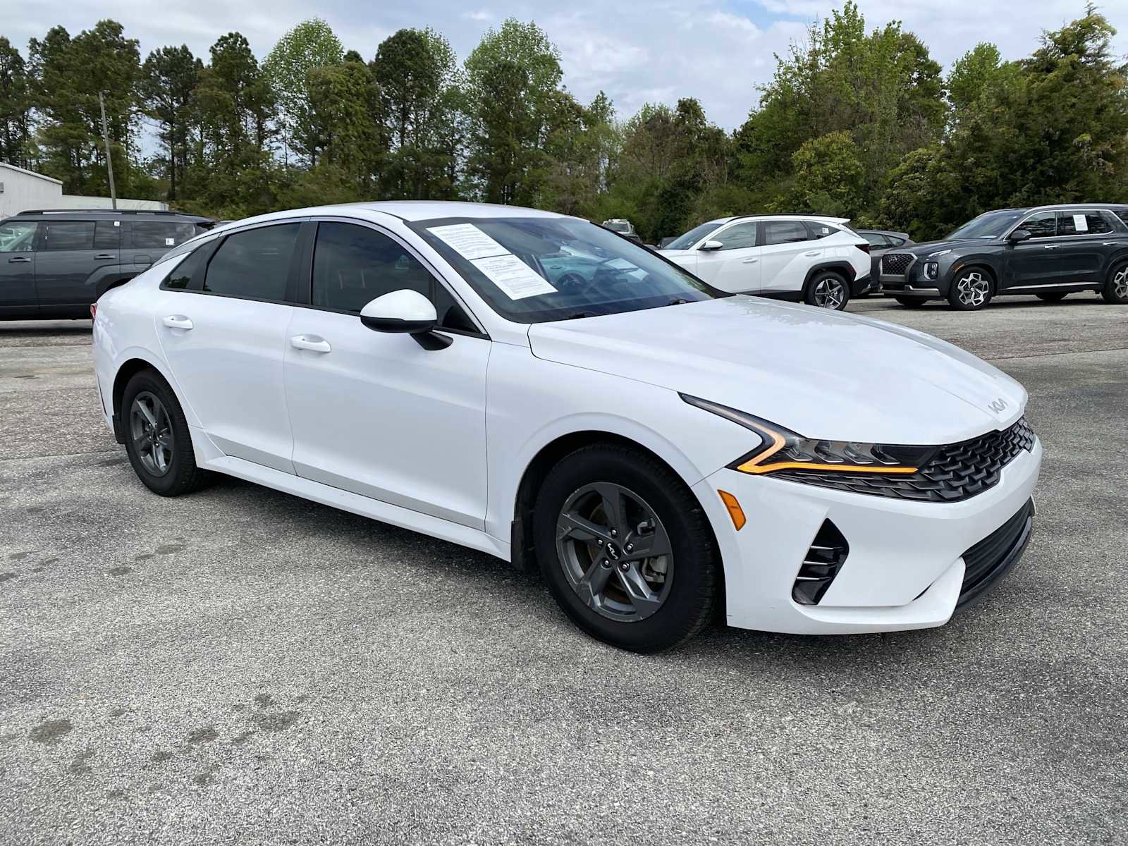 Used 2022 Kia K5 LX image 1