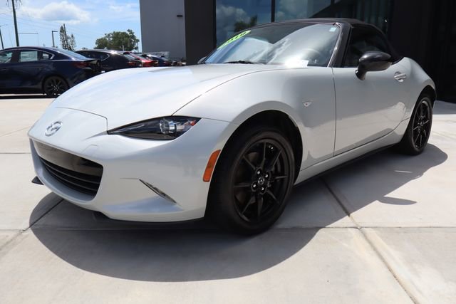 Used 2019 MAZDA MX-5 Miata Sport RWD image 8