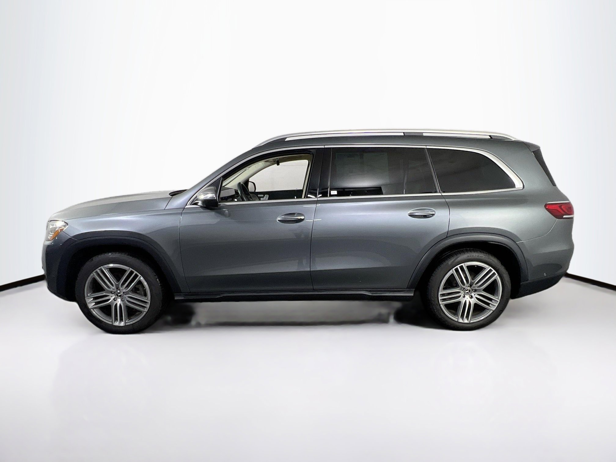 Used 2021 Mercedes-Benz GLS 450 4MATIC image 8