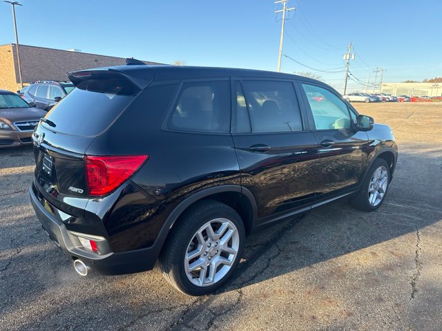 Used 2025 Honda Passport EX-L image 3