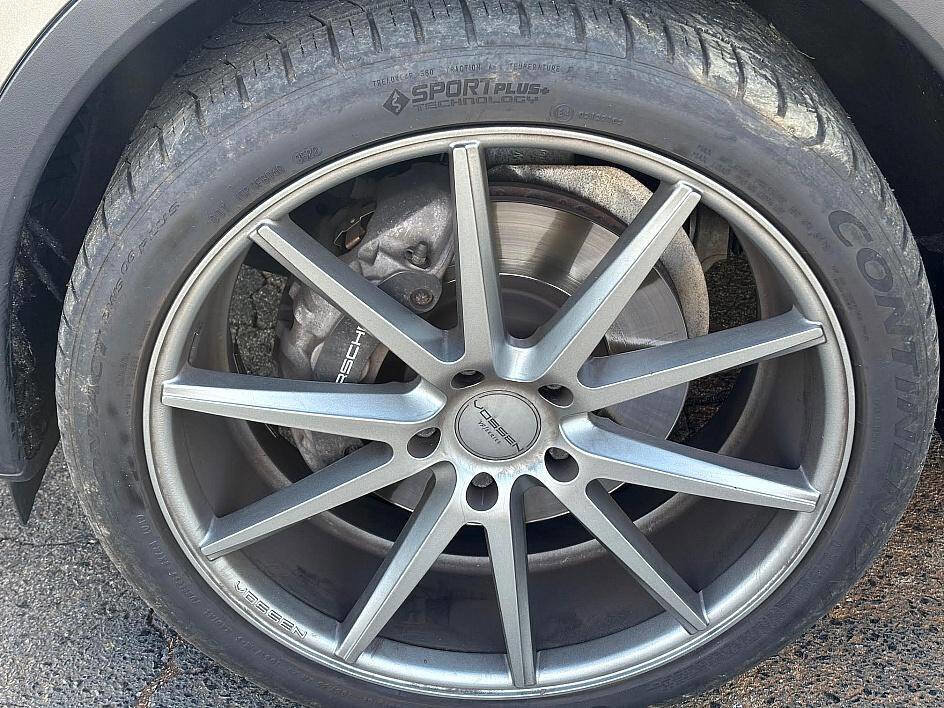 Used 2014 Porsche Cayenne Diesel Platinum Edition image 9