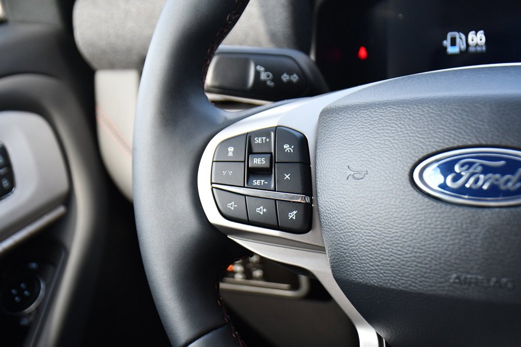 Used 2025 Ford Explorer Active w/ Active Comfort Package image 35