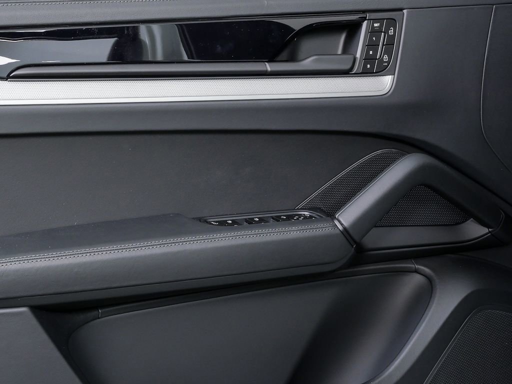 New 2026 Porsche Cayenne E-Hybrid Coupe image 6