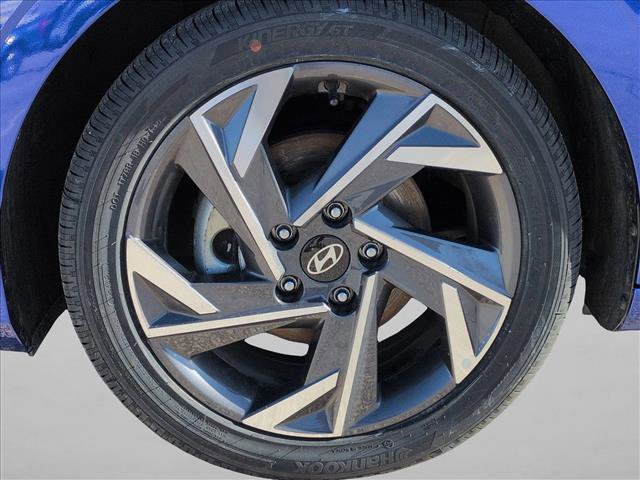Used 2025 Hyundai Elantra SEL image 24
