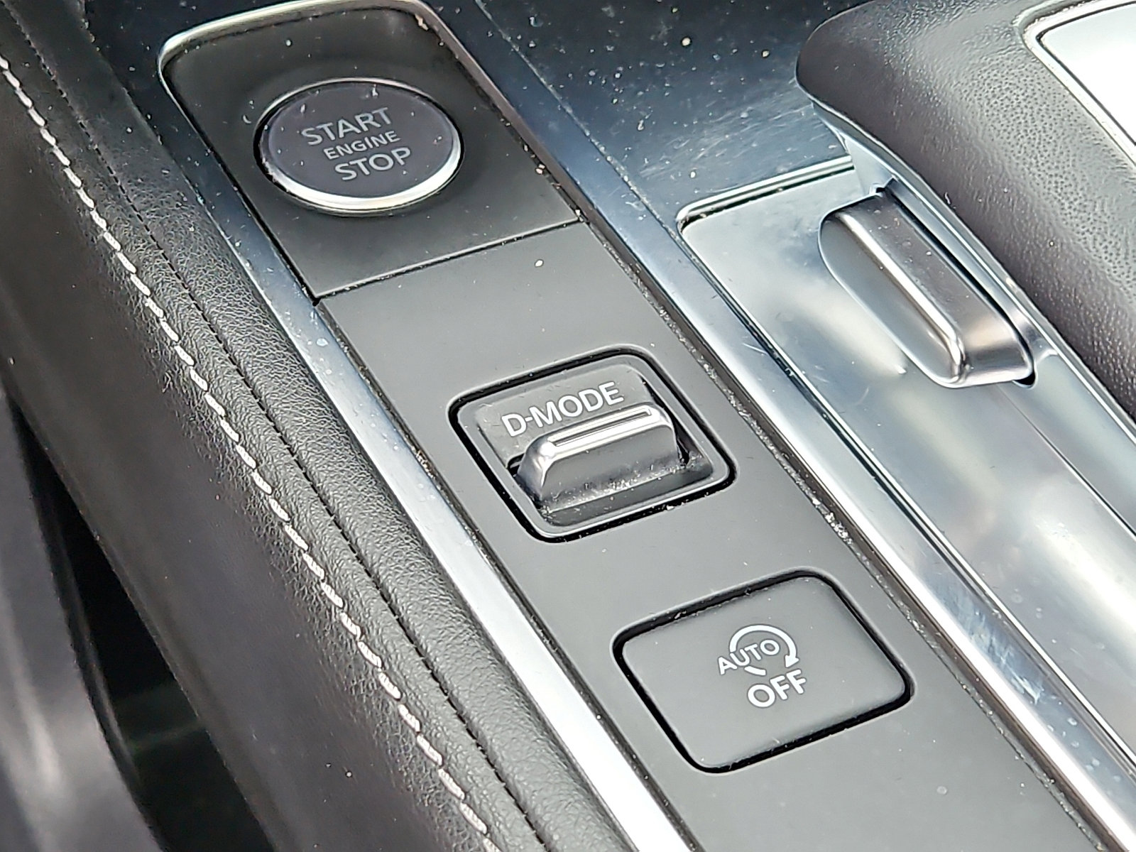 Certified 2023 INFINITI QX60 Luxe w/ Performance Audio Package image 26