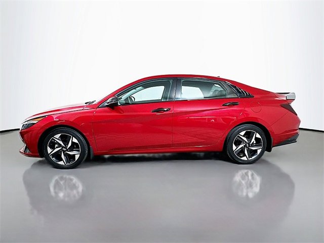 Used 2023 Hyundai Elantra Limited w/ Cargo Package image 4