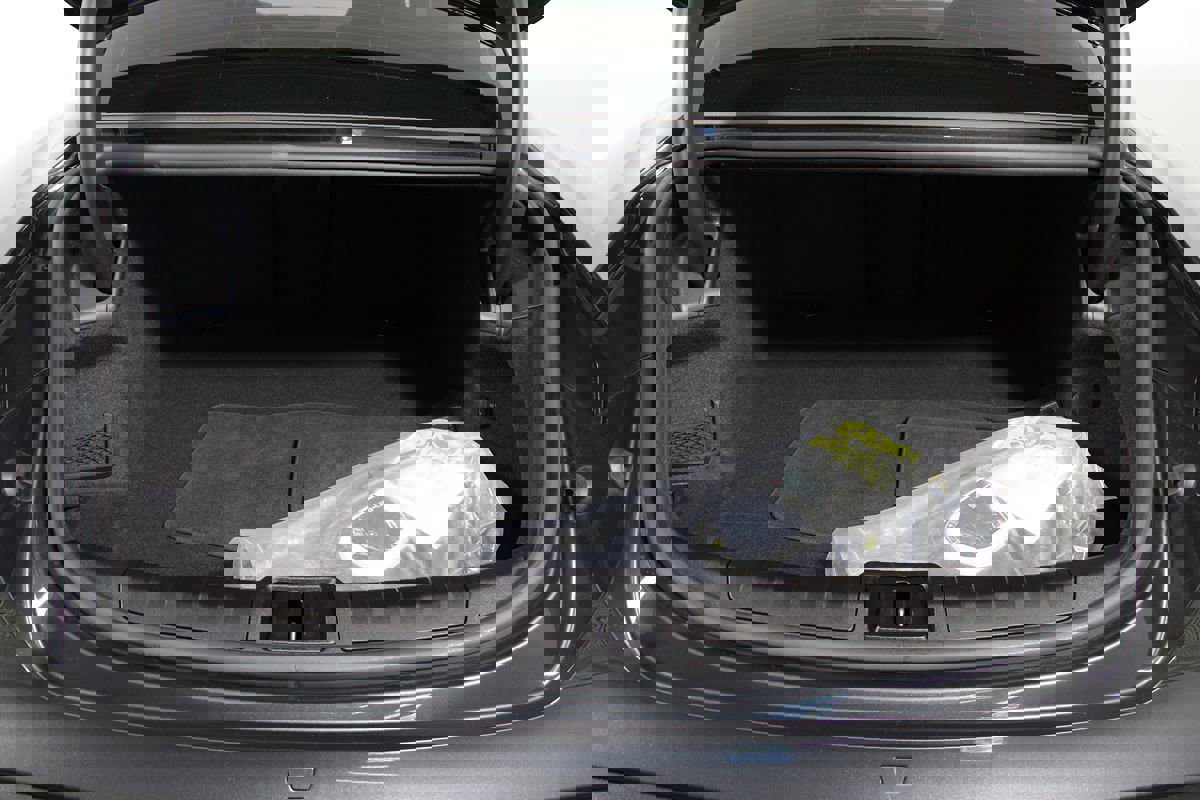 Used 2023 Porsche Taycan w/ Premium Package RWD image 40