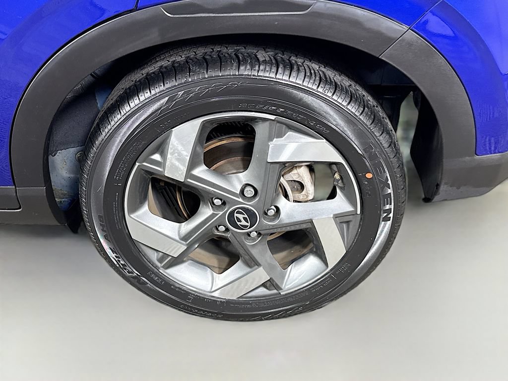 Used 2023 Hyundai Venue SEL FWD image 34