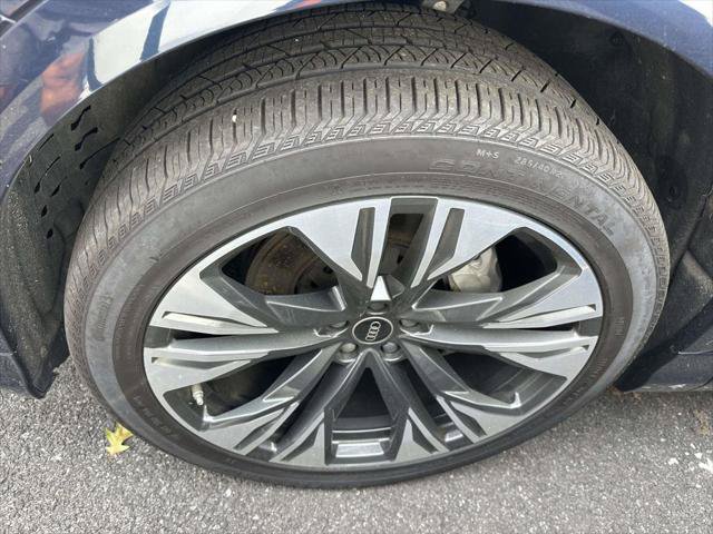 Used 2025 Audi Q8 Premium Plus w/ Premium Plus Package AWD/4WD image 2