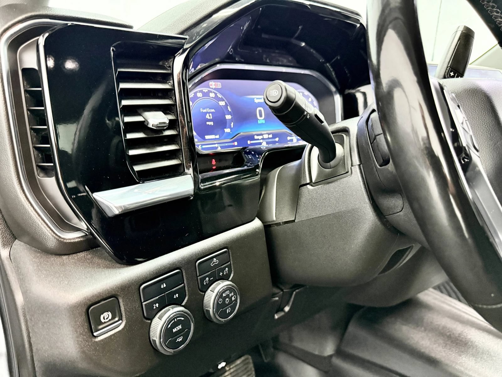 Used 2024 Chevrolet Silverado 2500 LT w/ Convenience Package AWD/4WD image 11