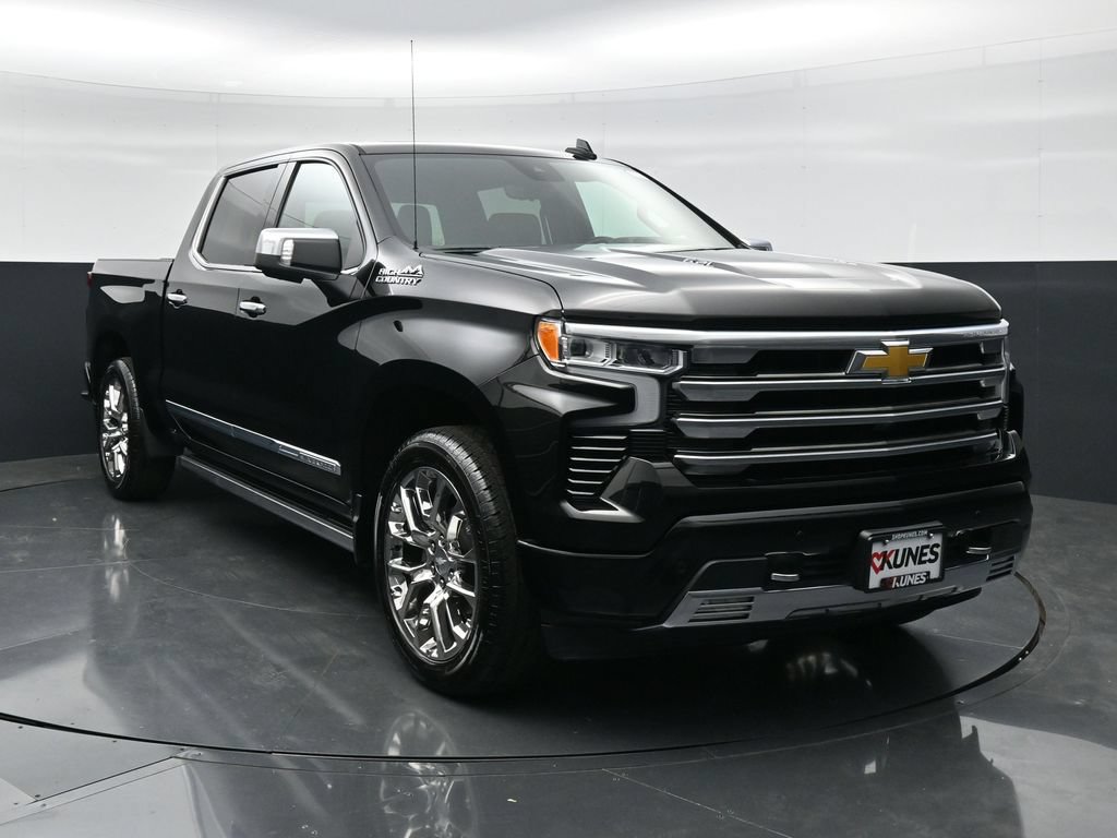 Used 2025 Chevrolet Silverado 1500 High Country AWD/4WD image 2