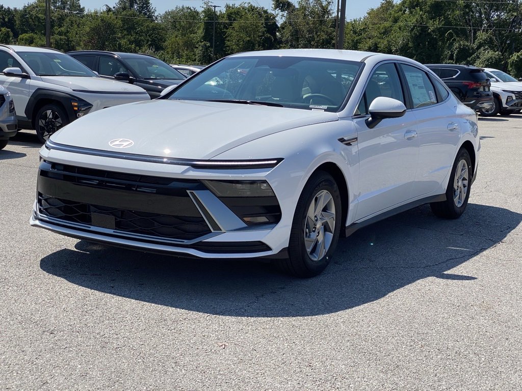 New 2025 Hyundai Sonata SE image 3