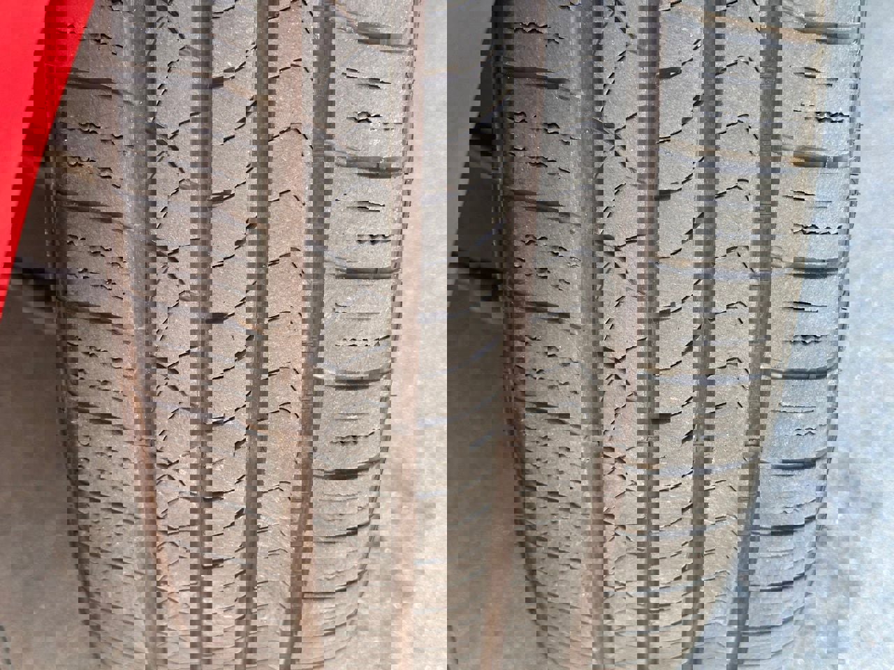 Used 2023 Genesis G70 2.0T image 34