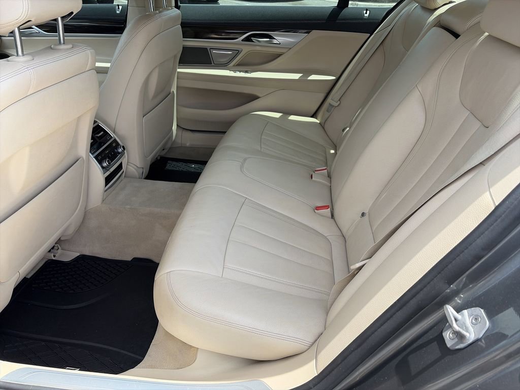 Used 2018 BMW 740i RWD image 35