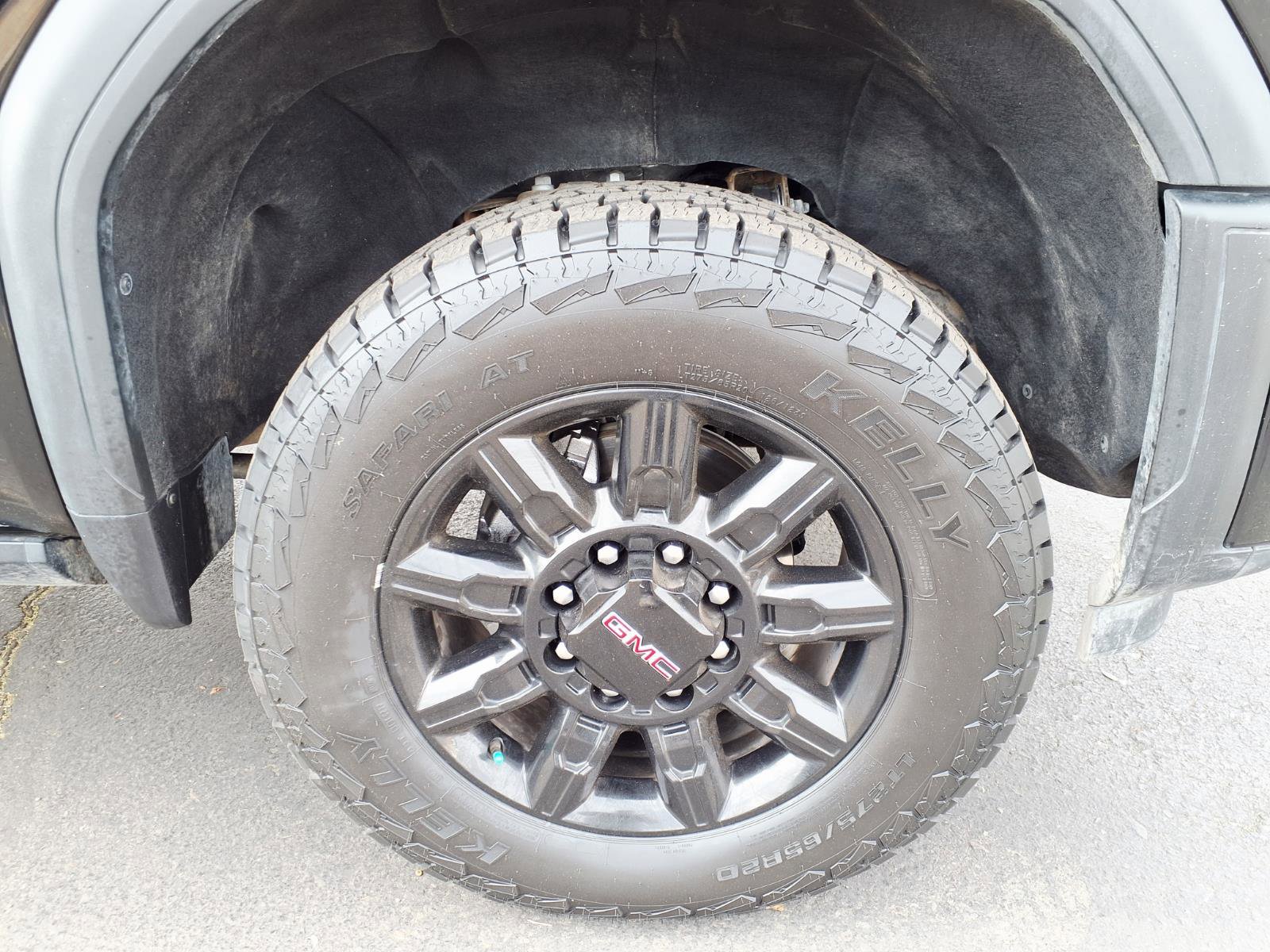 Used 2024 GMC Sierra 2500 AT4 w/ AT4 Premium Plus Package AWD/4WD image 9