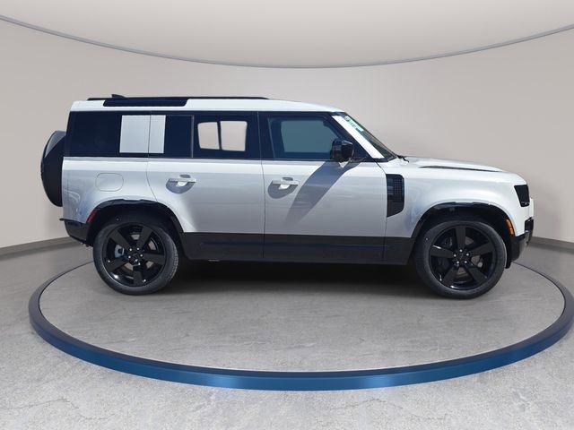 New 2026 Land Rover Defender 110 X-Dynamic SE AWD/4WD image 4