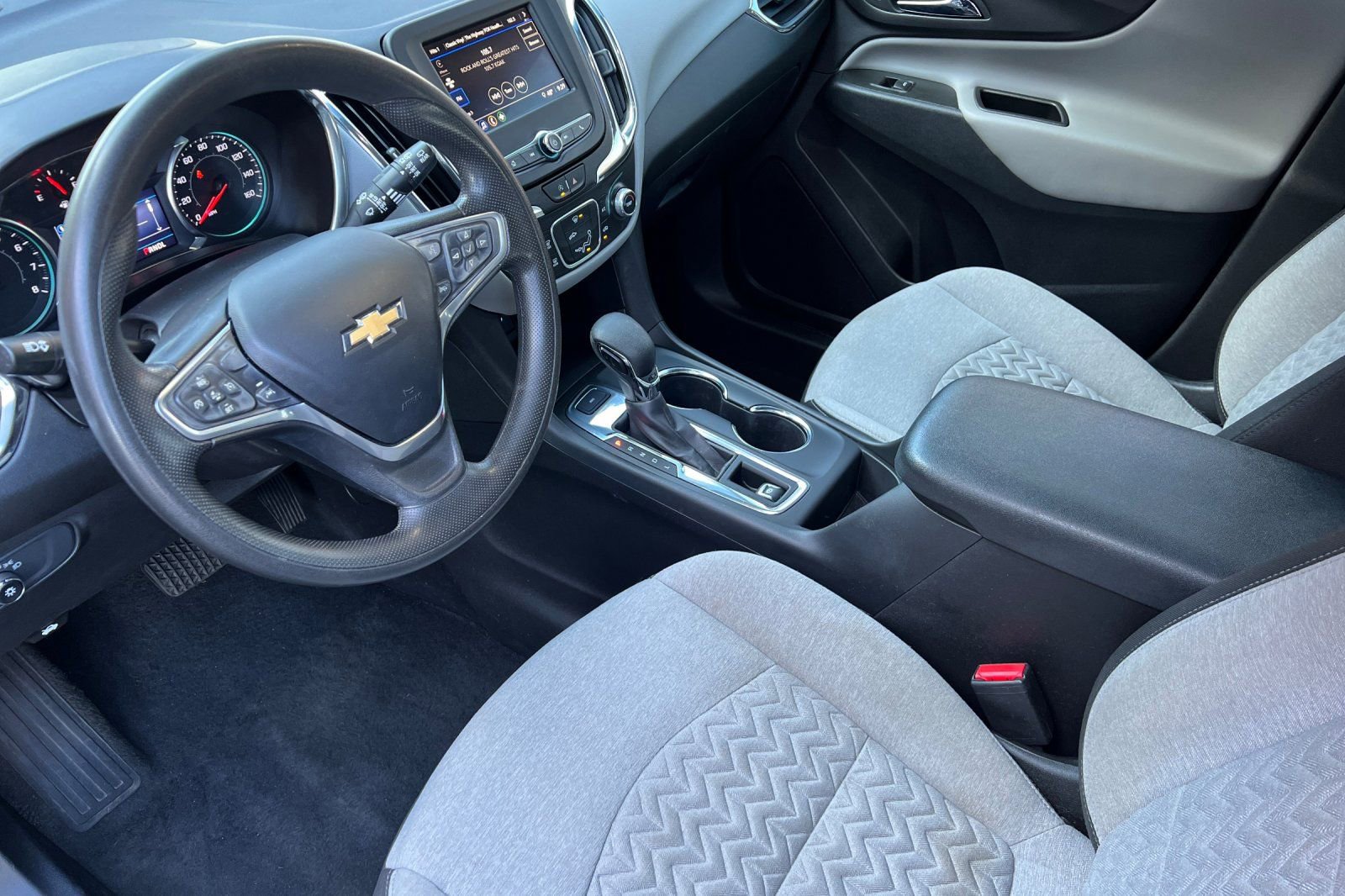 Used 2022 Chevrolet Equinox LS w/ LS Convenience Package image 11