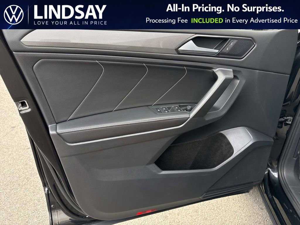 Used 2023 Volkswagen Tiguan SE AWD/4WD image 9