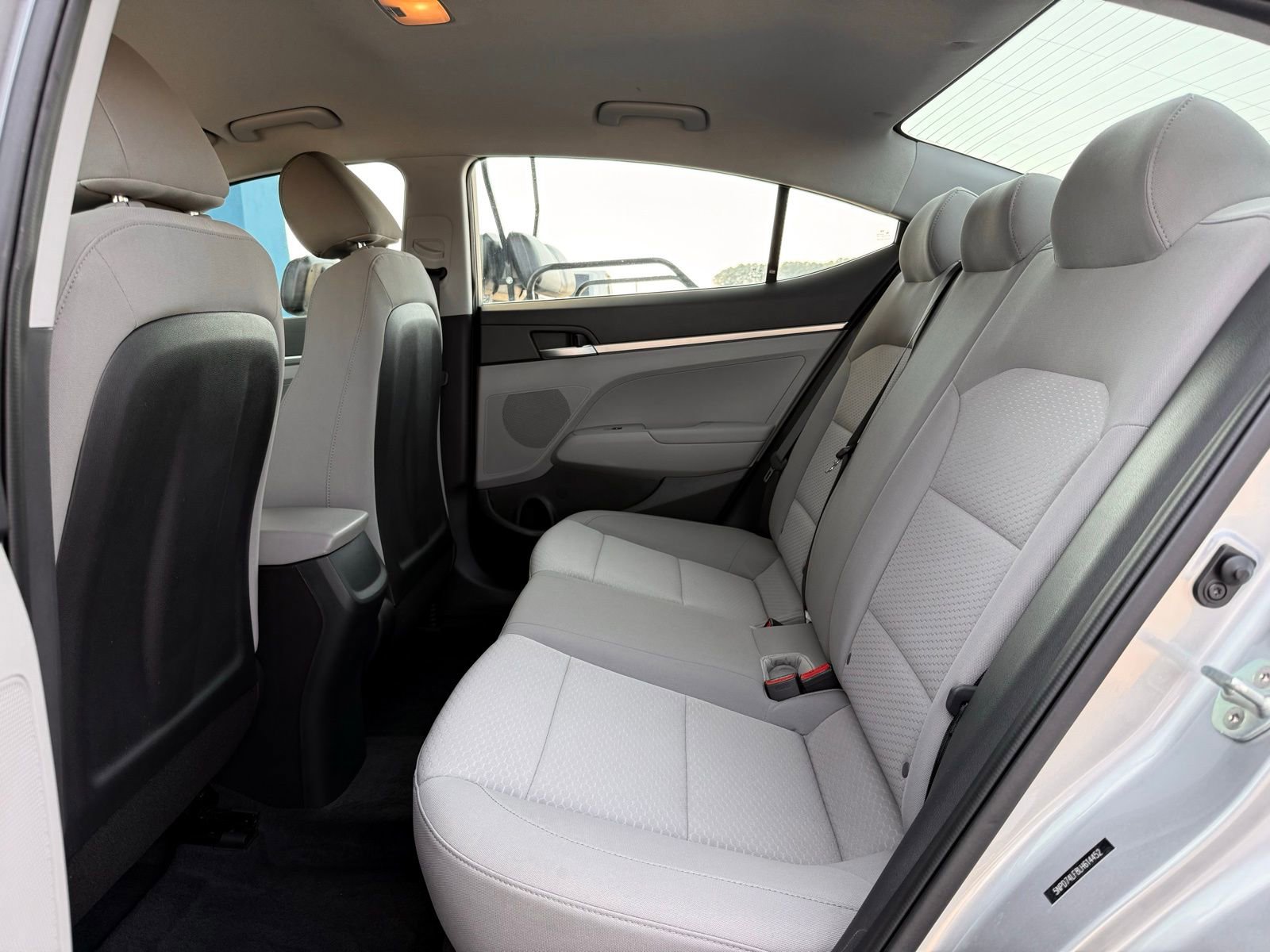 Used 2020 Hyundai Elantra SE image 18