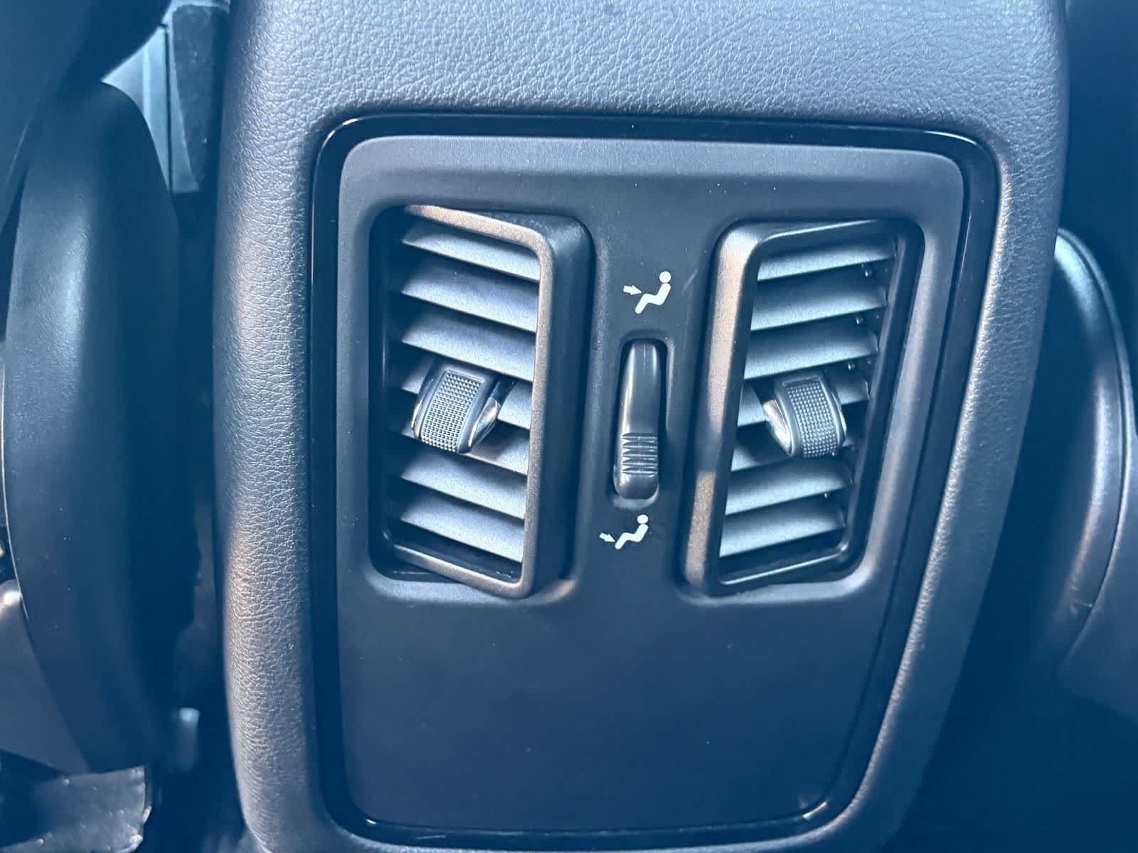 Used 2025 Dodge Durango GT AWD/4WD image 14