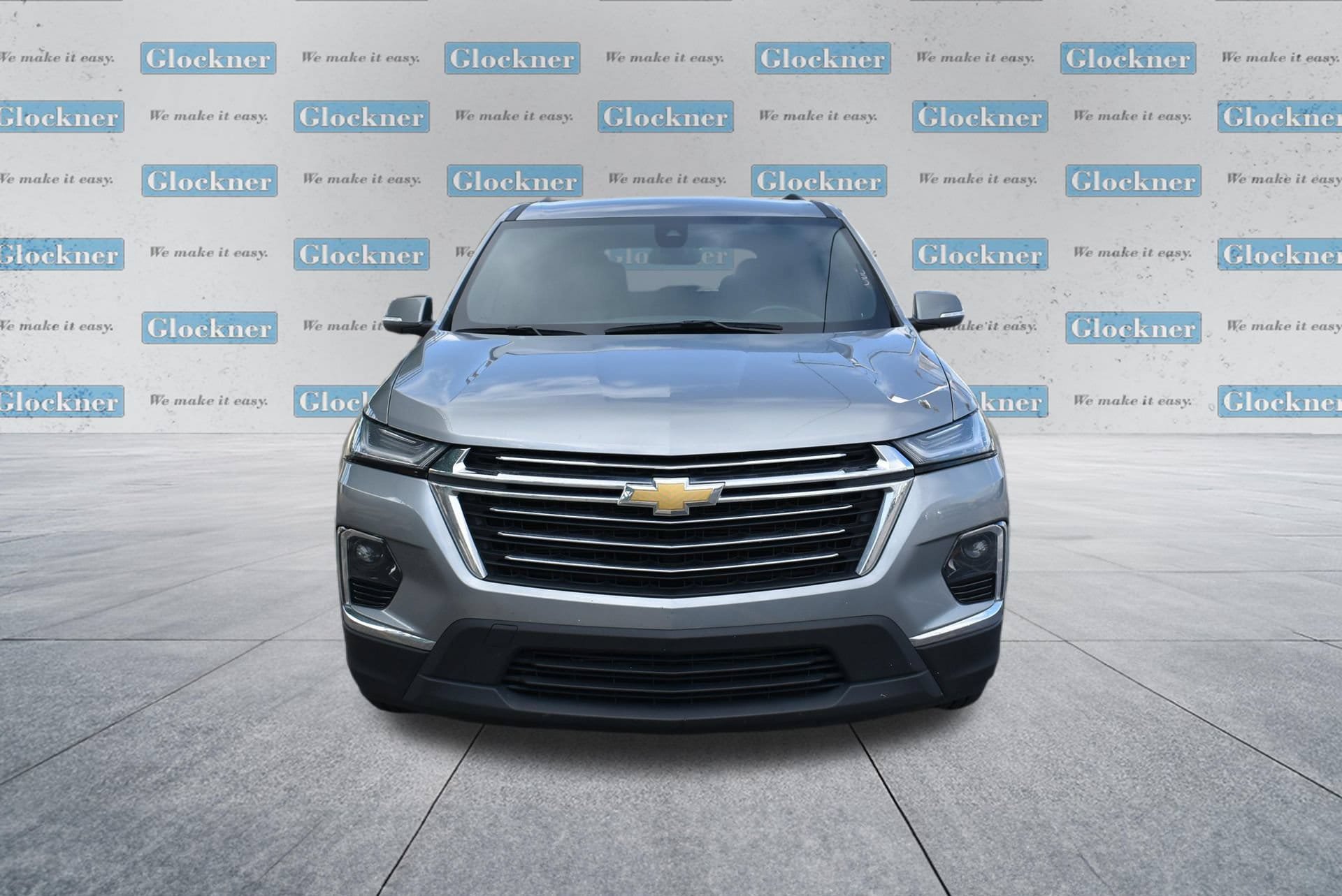 Used 2023 Chevrolet Traverse LT FWD image 2