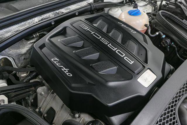 Used 2018 Porsche Macan Turbo image 15