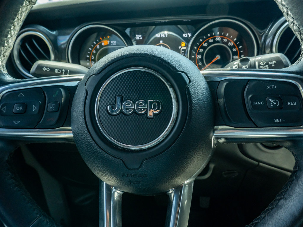 Used 2022 Jeep Wrangler Unlimited Sahara AWD/4WD image 28